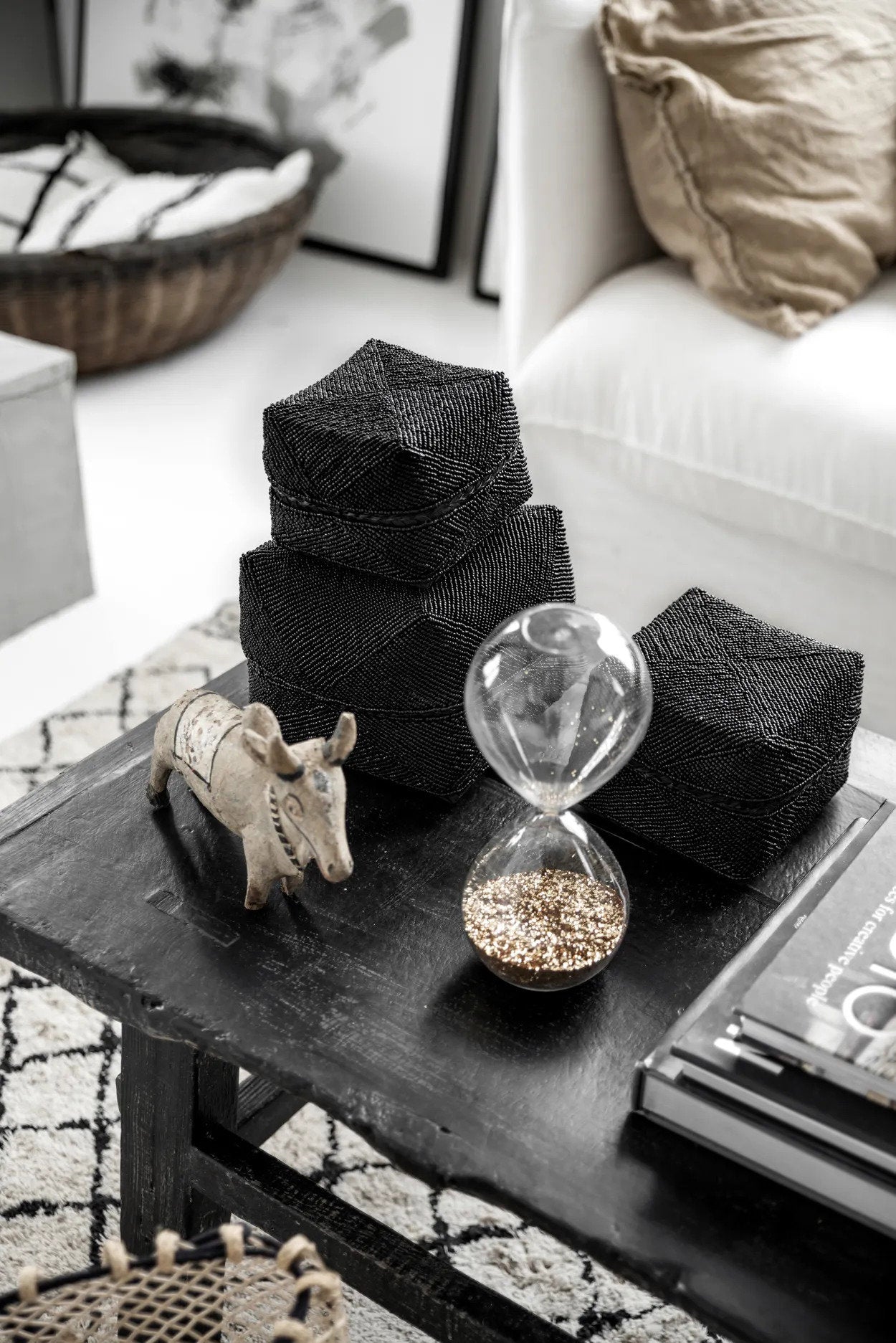 The Beaded Basket - Black - M