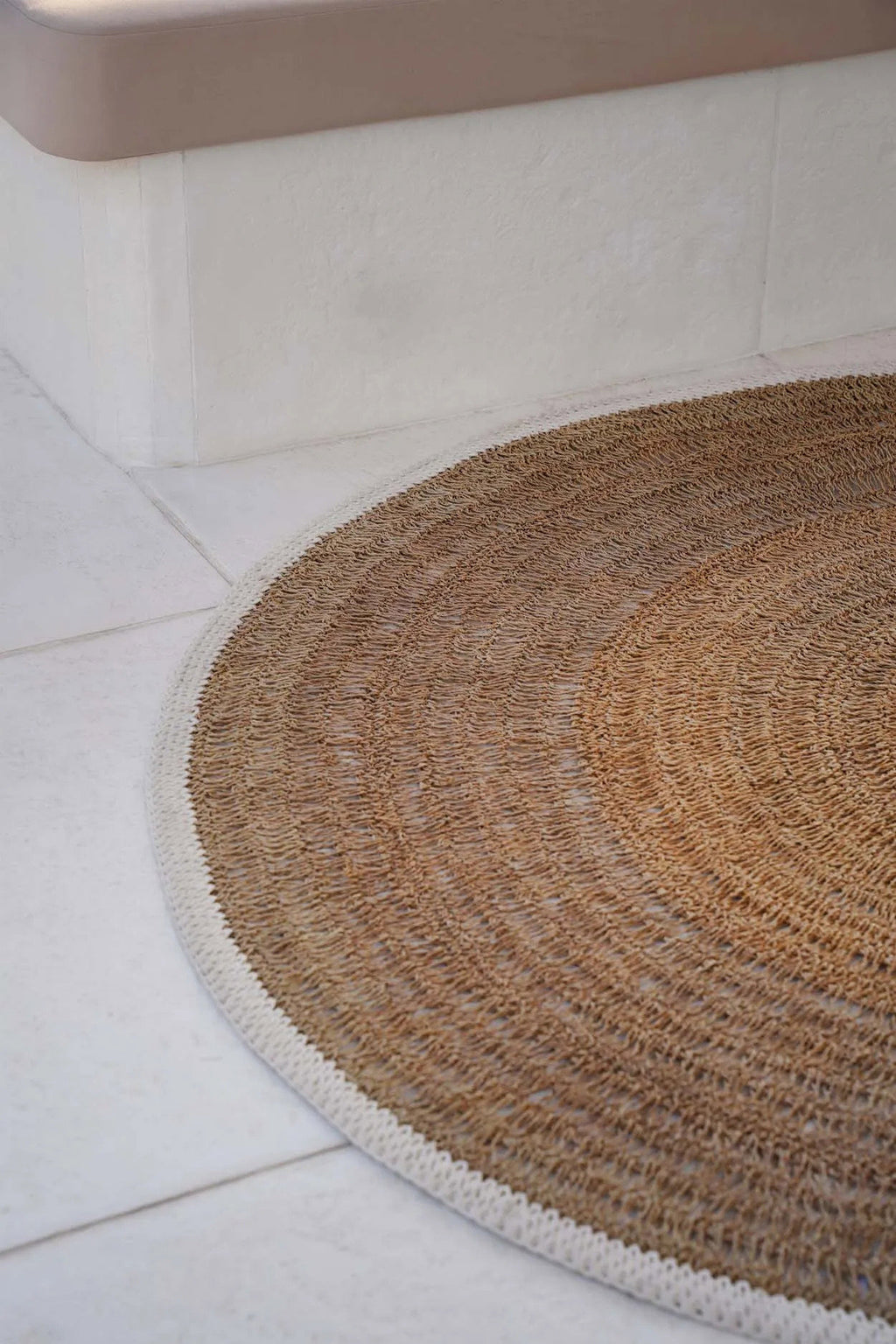 The Seagrass & Cotton Round Carpet - Natural White - 200