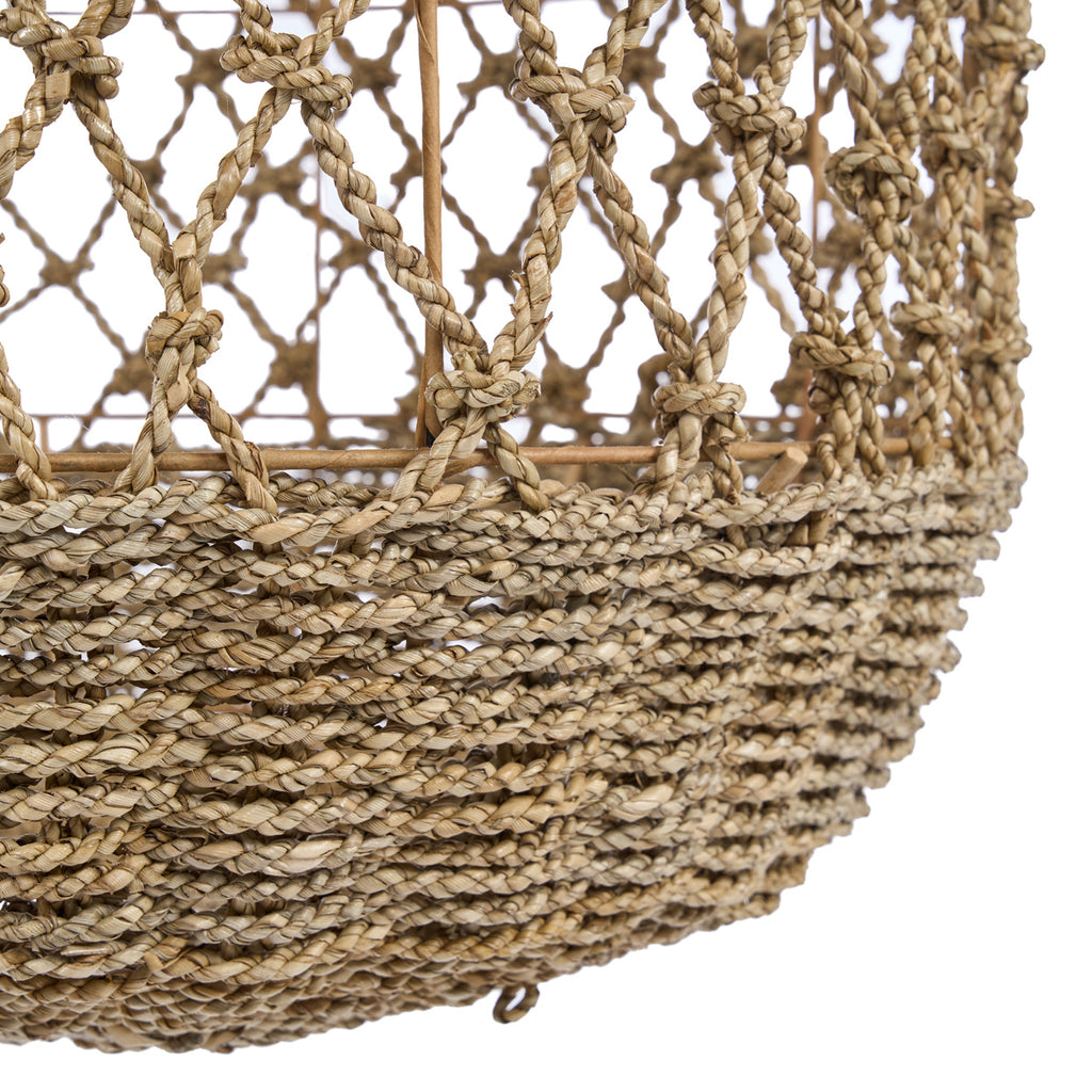 The Mantasi Lattice Pendant - XL