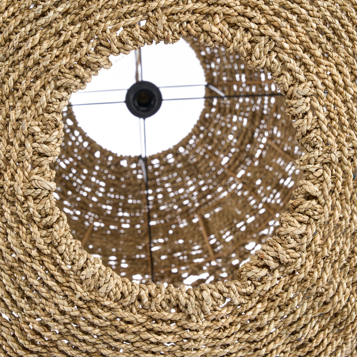 The Mantasi Lattice Pendant - XL