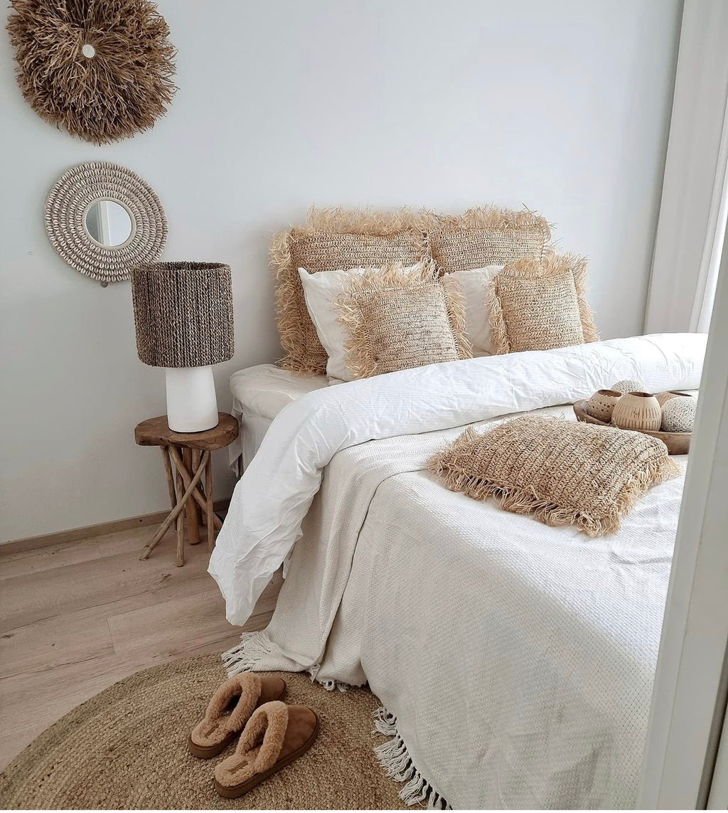 The Chalki Table Lamp - White Natural