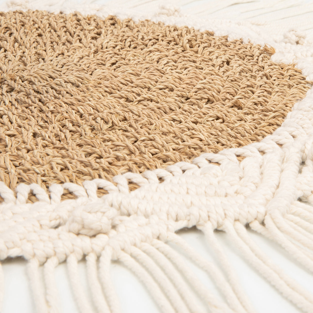 The Boho Center Piece - Natural White