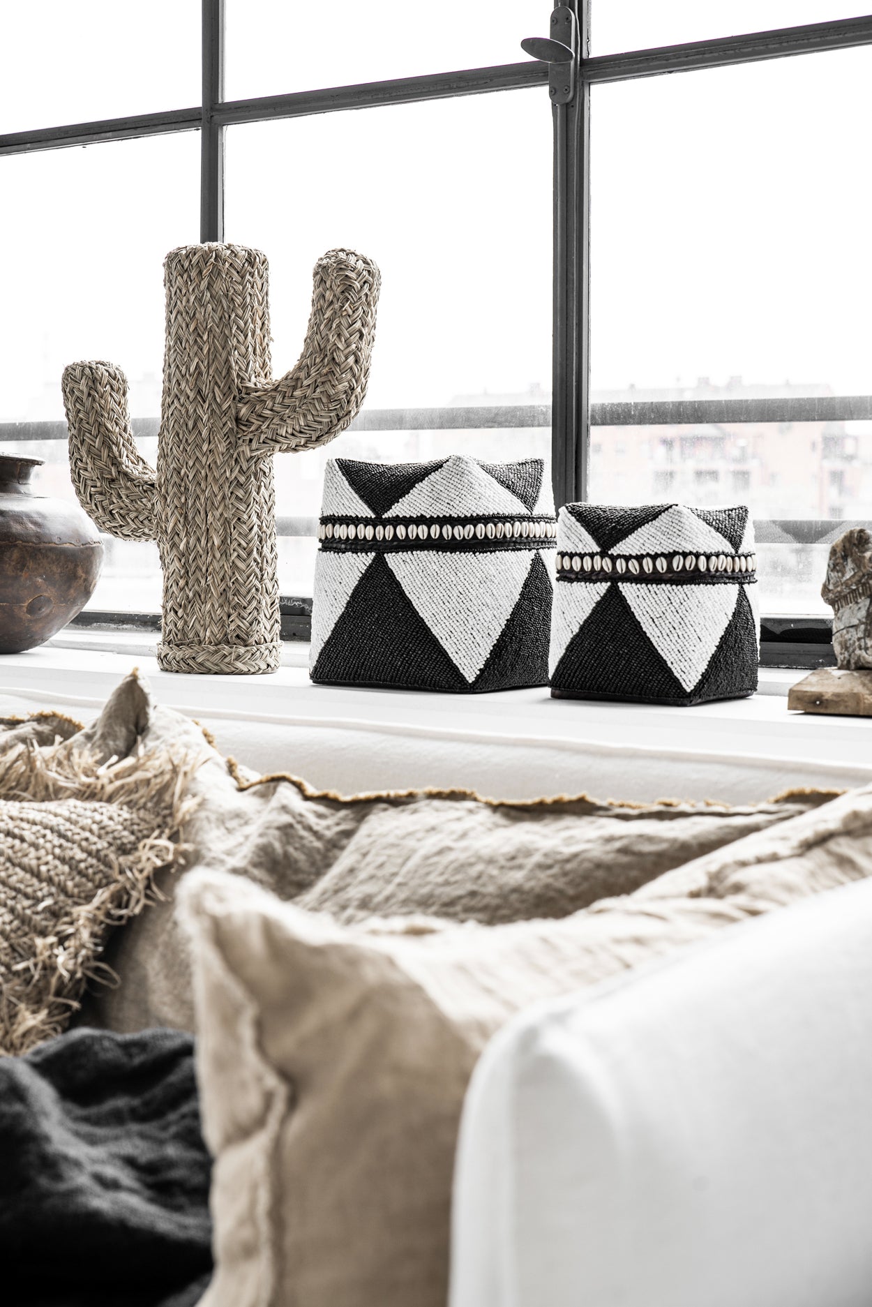 The Beaded Basket Cowrie Diamond - Black White - SET/3