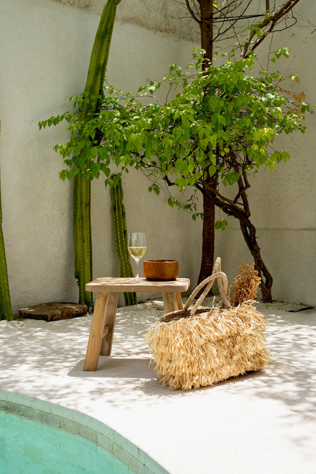 The Raffia Bahamas Basket - Natural