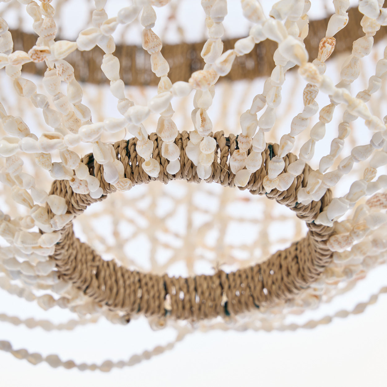 The Ocean Shell Chandelier - Natural - M