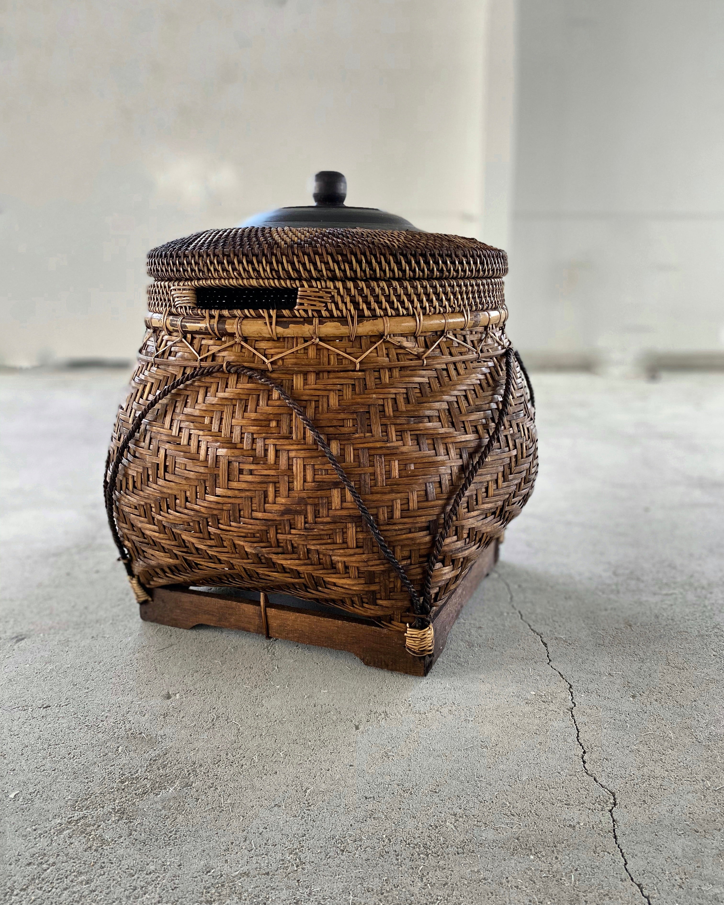 The Colonial Basket - Natural Brown