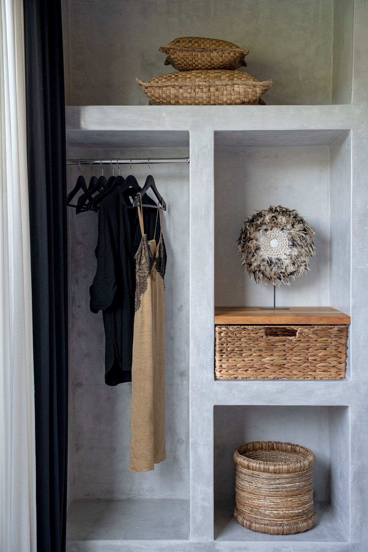 The Coastal Juju on Stand - Grey Brown - S
