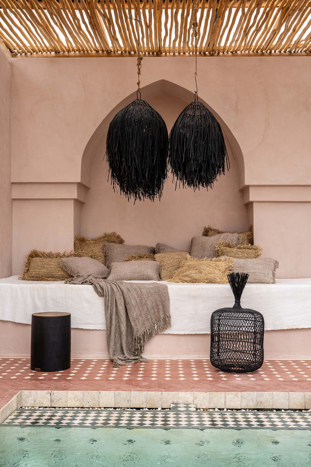 The Dumpling Floor Lamp - Pendant - Black_L